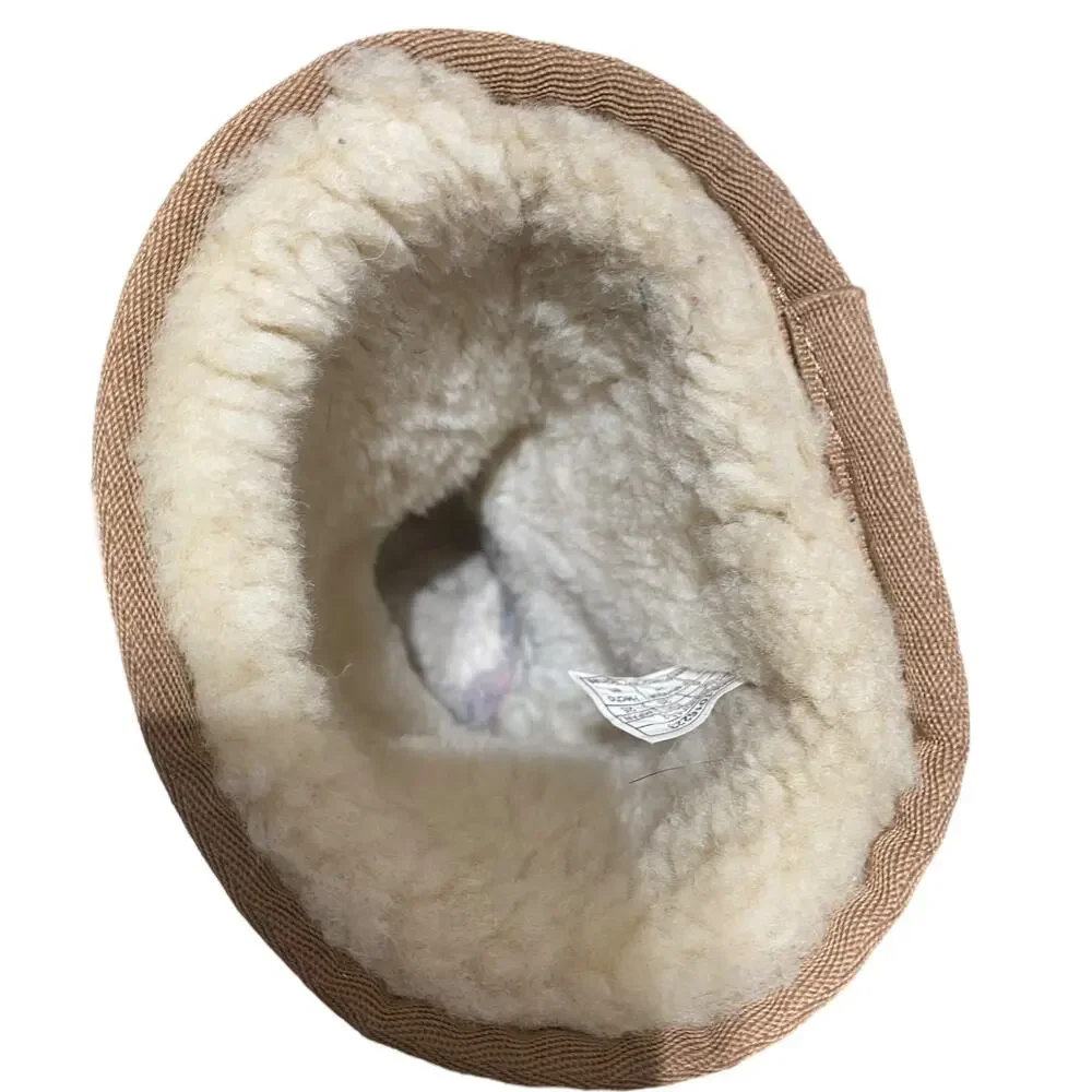 UGG women's classic short II sheepskin leather‎ with lamb fur lining - women's 8